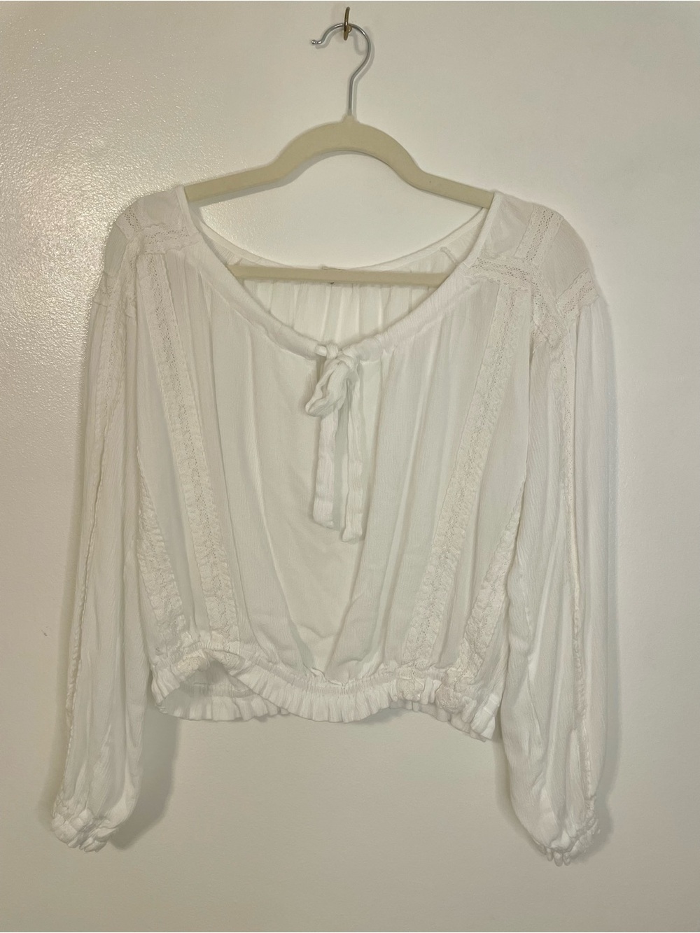Hem & Thread white cropped flowy long sleeve lace details 100% rayon size small
